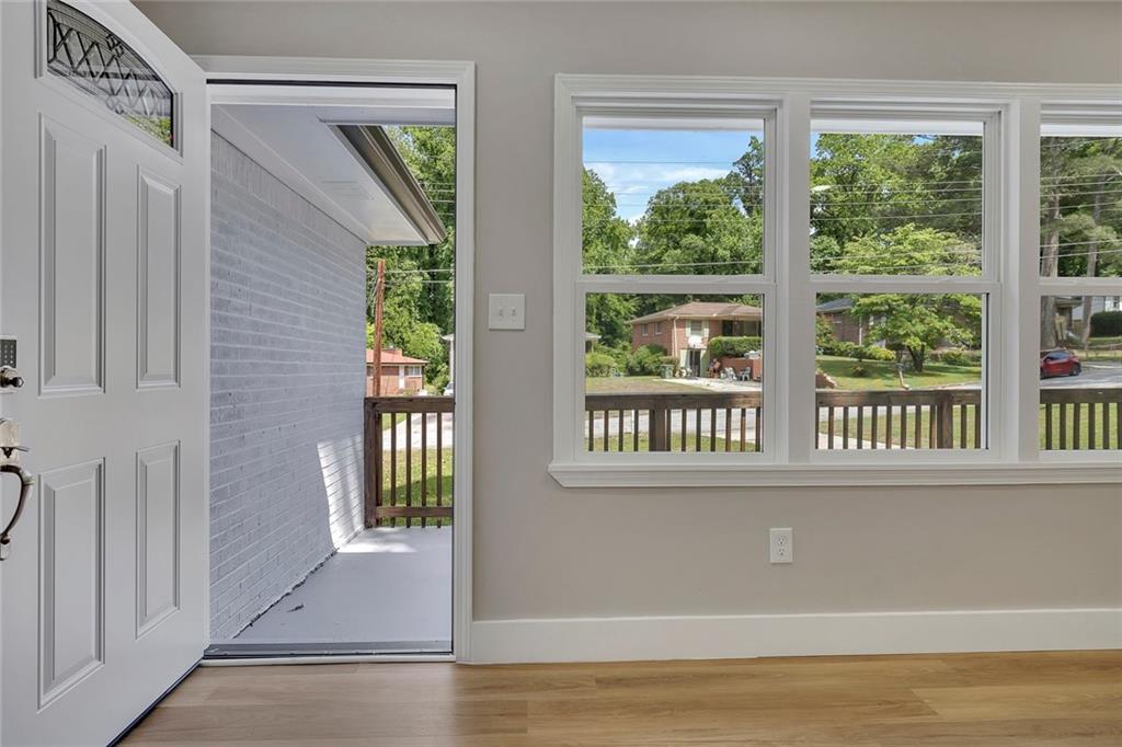 202 Oakcliff Court Northwest Atlanta, GA 30331 - Photo 3 of 27 a view of a window in an empty room