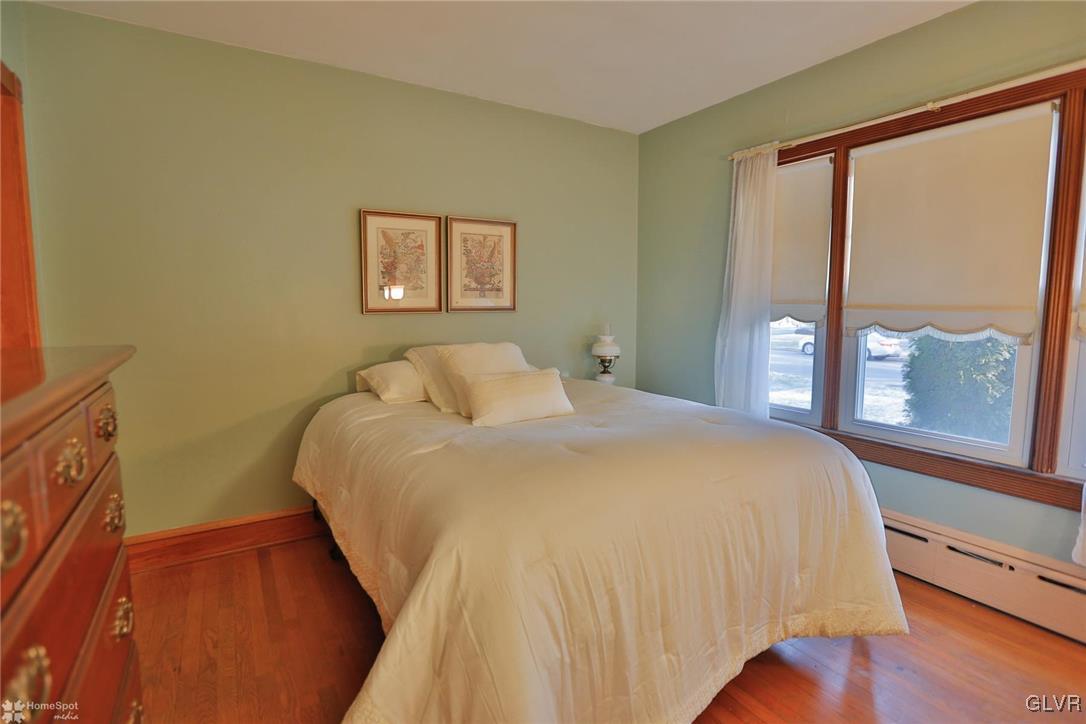 3121 Altonah Road Bethlehem, PA 18017 - Photo 8 of 17 Front bedroom on first floor.