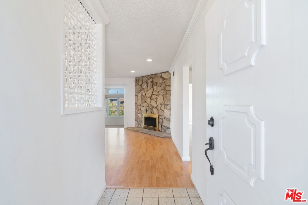 2648 Range Road Los Angeles, CA 90065 - Photo 2 of 26