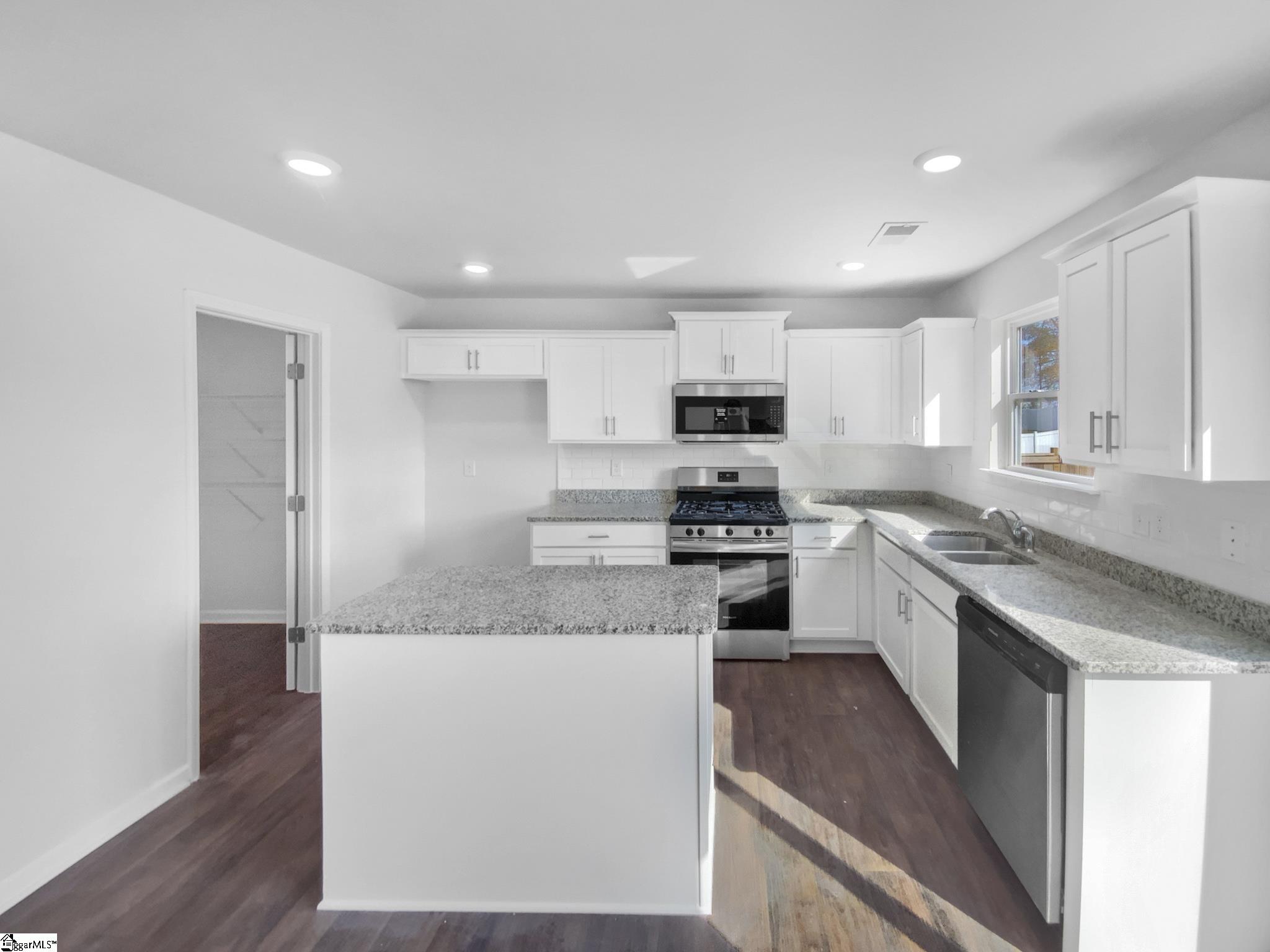 3740 Brookshade Trail Moore, SC 29369 - Photo 2 of 27