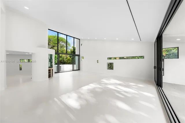 a view of entryway with hallway