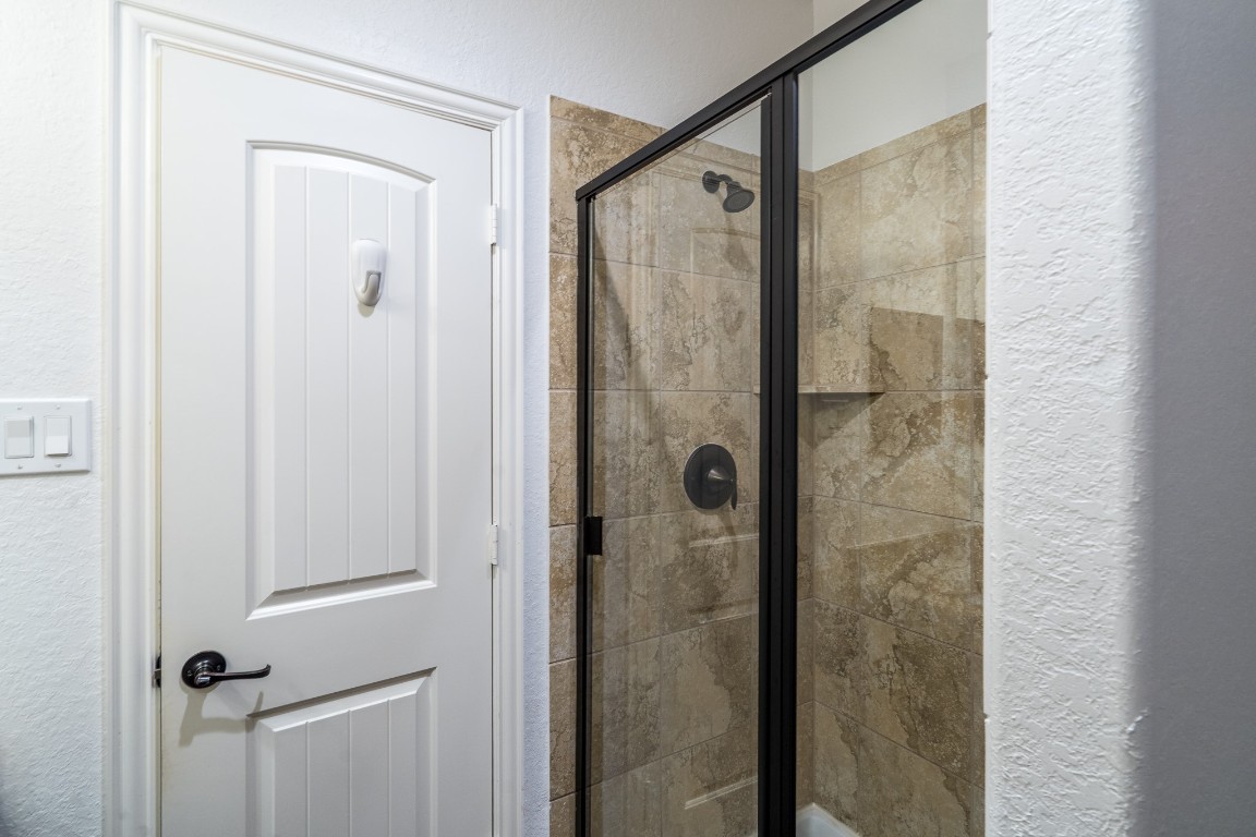 6859 Adrienne Arbor Drive Spring, TX 77389 - Photo 23 of 32 Secondary bathroom with walk in shower