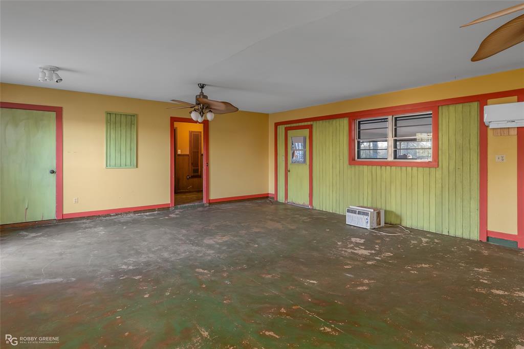 2534 Highway 146 Homer, LA 71040 - Photo 23 of 38 amily room, great for entertaining. New mini-split for comfort all year long!