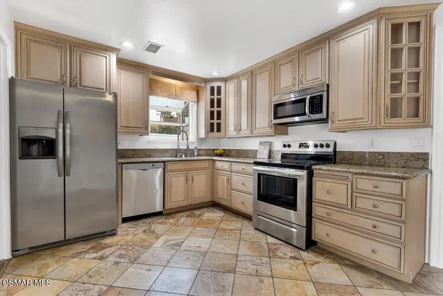 $899,000 | 3625 Calle Quebracho, Thousand Oaks, CA 91360