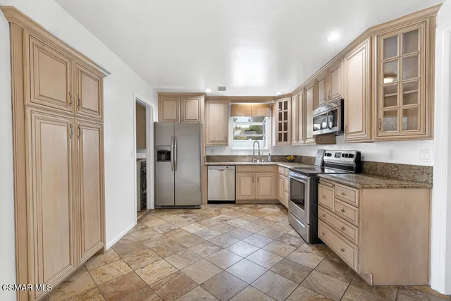 $899,000 | 3625 Calle Quebracho, Thousand Oaks, CA 91360