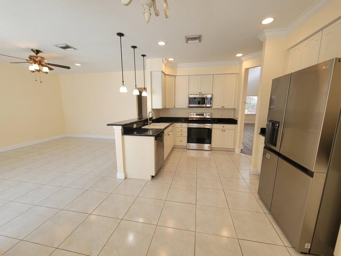 330 Clocktower Drive Jupiter, FL 33458 - Photo 7 of 19 20230207131330425033000000-o