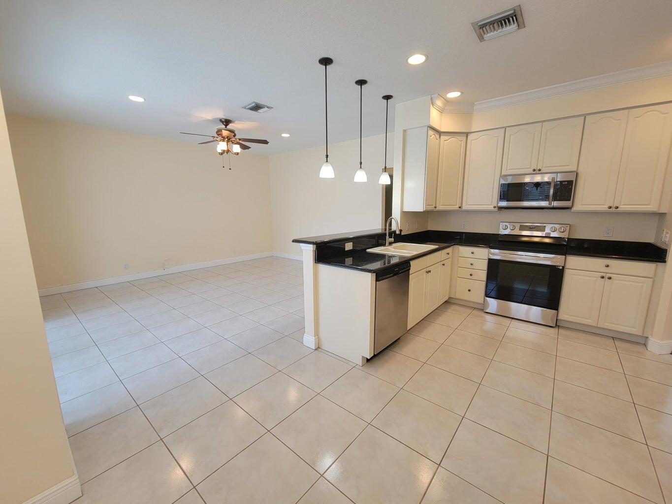 330 Clocktower Drive Jupiter, FL 33458 - Photo 8 of 19 20230207131336346969000000-o