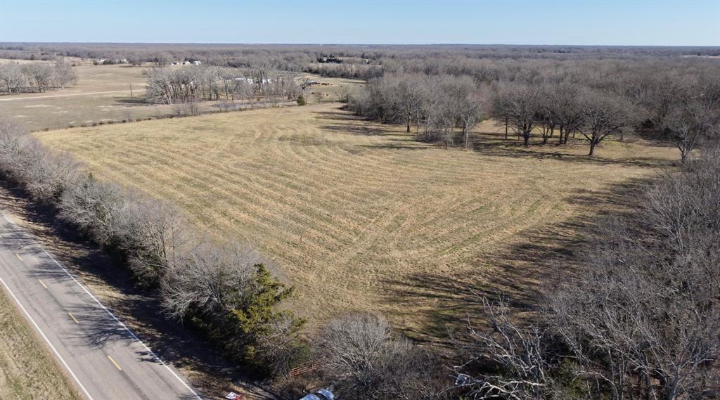 0 Fm 1498 Paris, TX 75462 - Photo 4 of 15 a view of bath room and yard