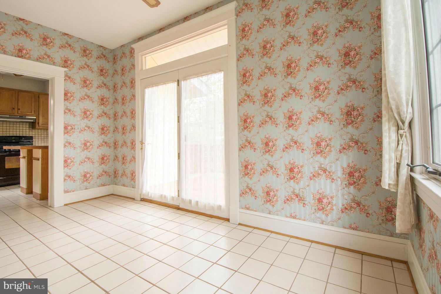 10 Mallow Hill Road Baltimore, MD 21229 - Photo 13 of 30 a view of an empty room and window