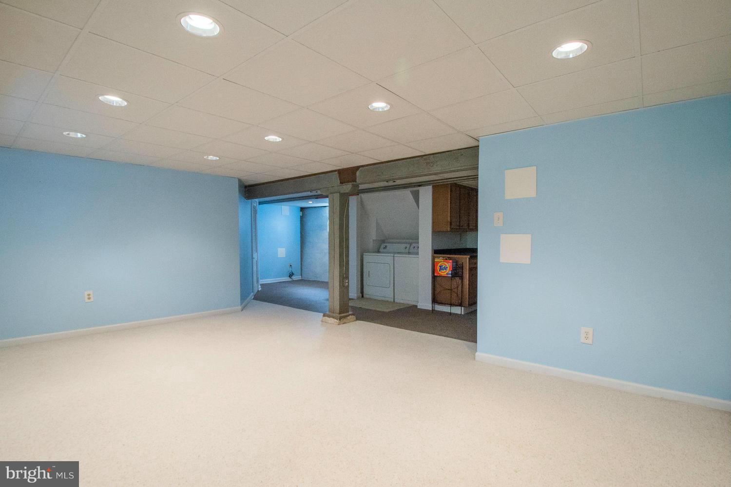 10 Mallow Hill Road Baltimore, MD 21229 - Photo 24 of 30 an empty room with closet area