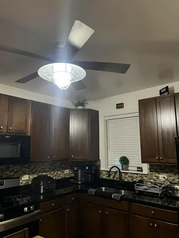 $475,000 | 4920 West Monroe Street, Chicago, IL 60644