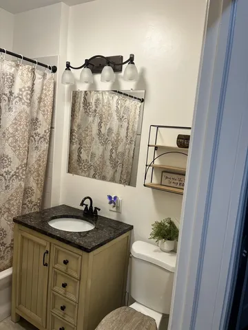 $475,000 | 4920 West Monroe Street, Chicago, IL 60644