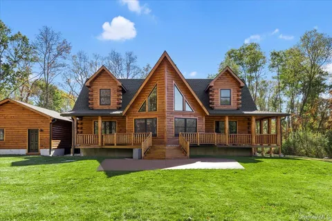 $999,000 | 76 Woodlands Trail, Clinton Corners, NY 12514