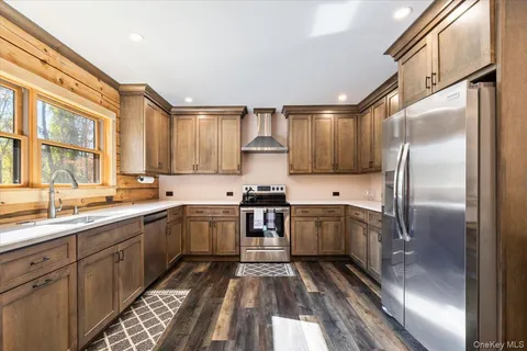 $999,000 | 76 Woodlands Trail, Clinton Corners, NY 12514