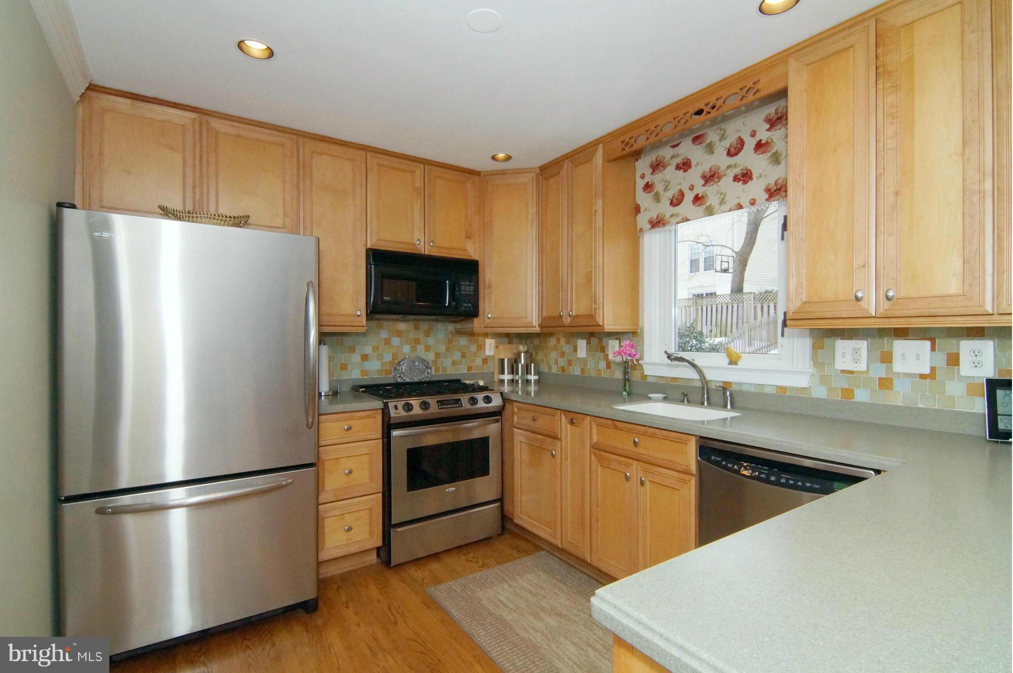 7014 Flax Street Springfield, VA 22152 - Photo 13 of 30 Kitchen