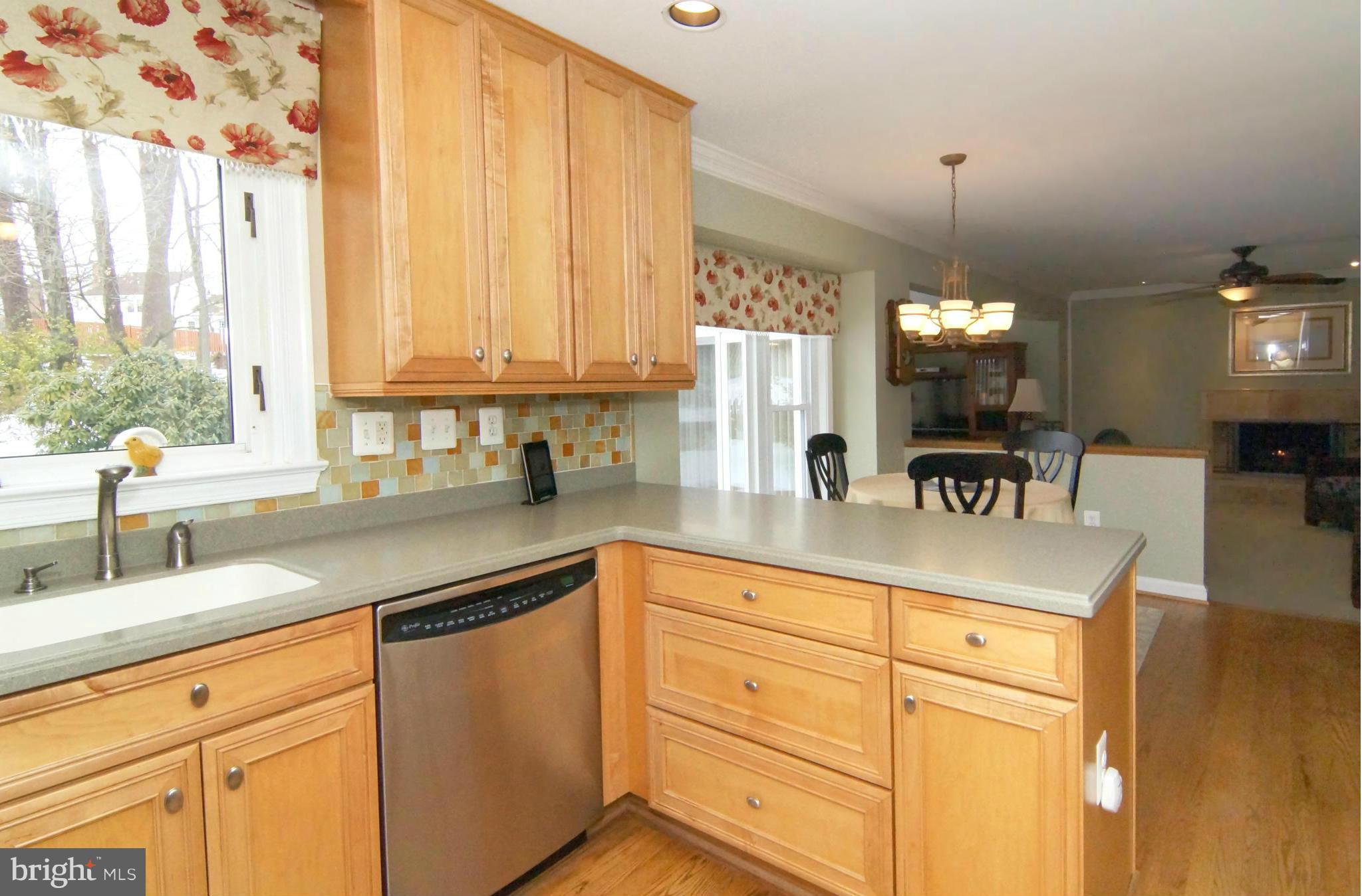 7014 Flax Street Springfield, VA 22152 - Photo 14 of 30 Kitchen