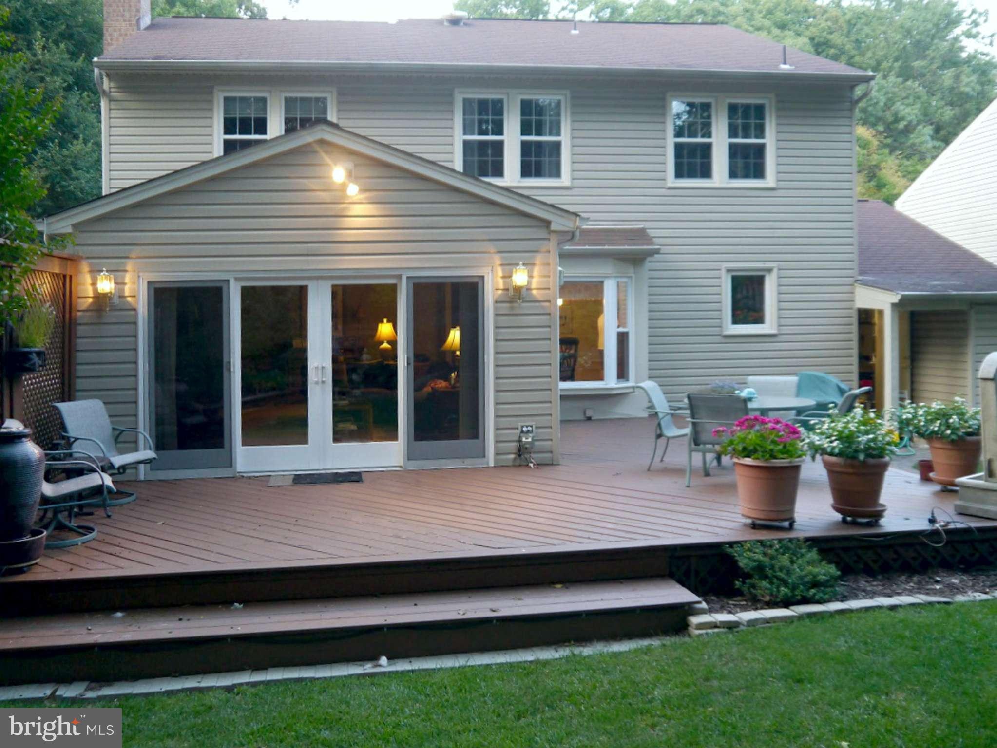 7014 Flax Street Springfield, VA 22152 - Photo 3 of 30 Exterior (Rear)