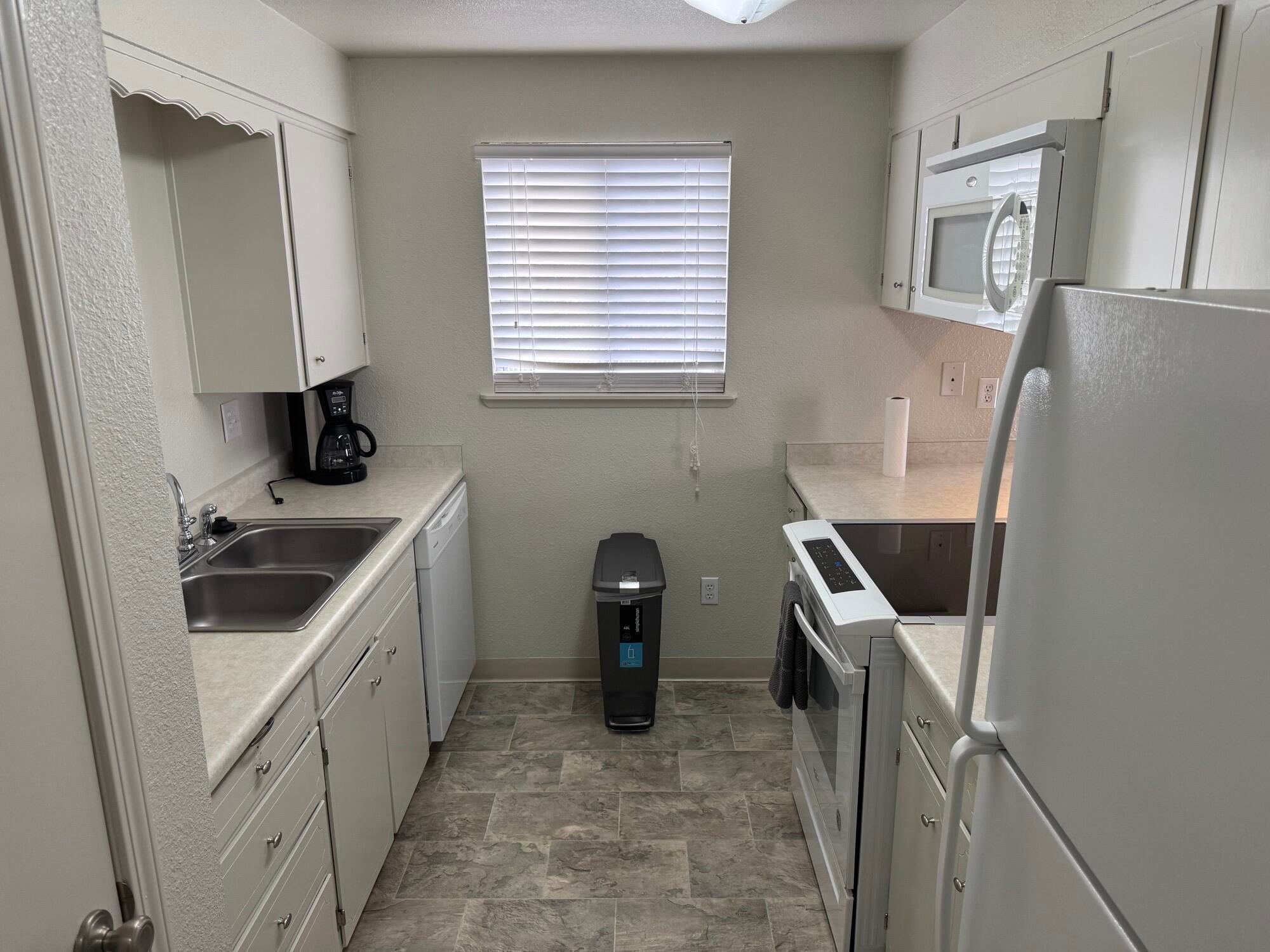 747 Spring Street Medford, OR 97504 - Photo 6 of 17 6
