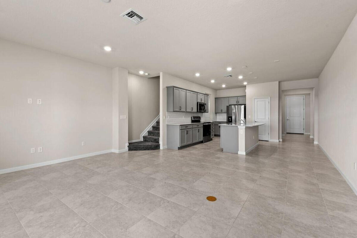 1805 Southeast Ocean Cove Way Stuart, FL 34996 - Photo 5 of 23 5