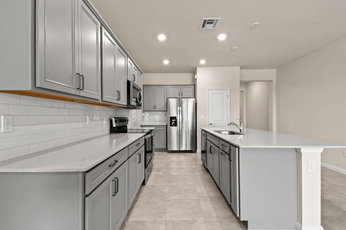 1805 Southeast Ocean Cove Way Stuart, FL 34996 - Photo 8 of 23 8