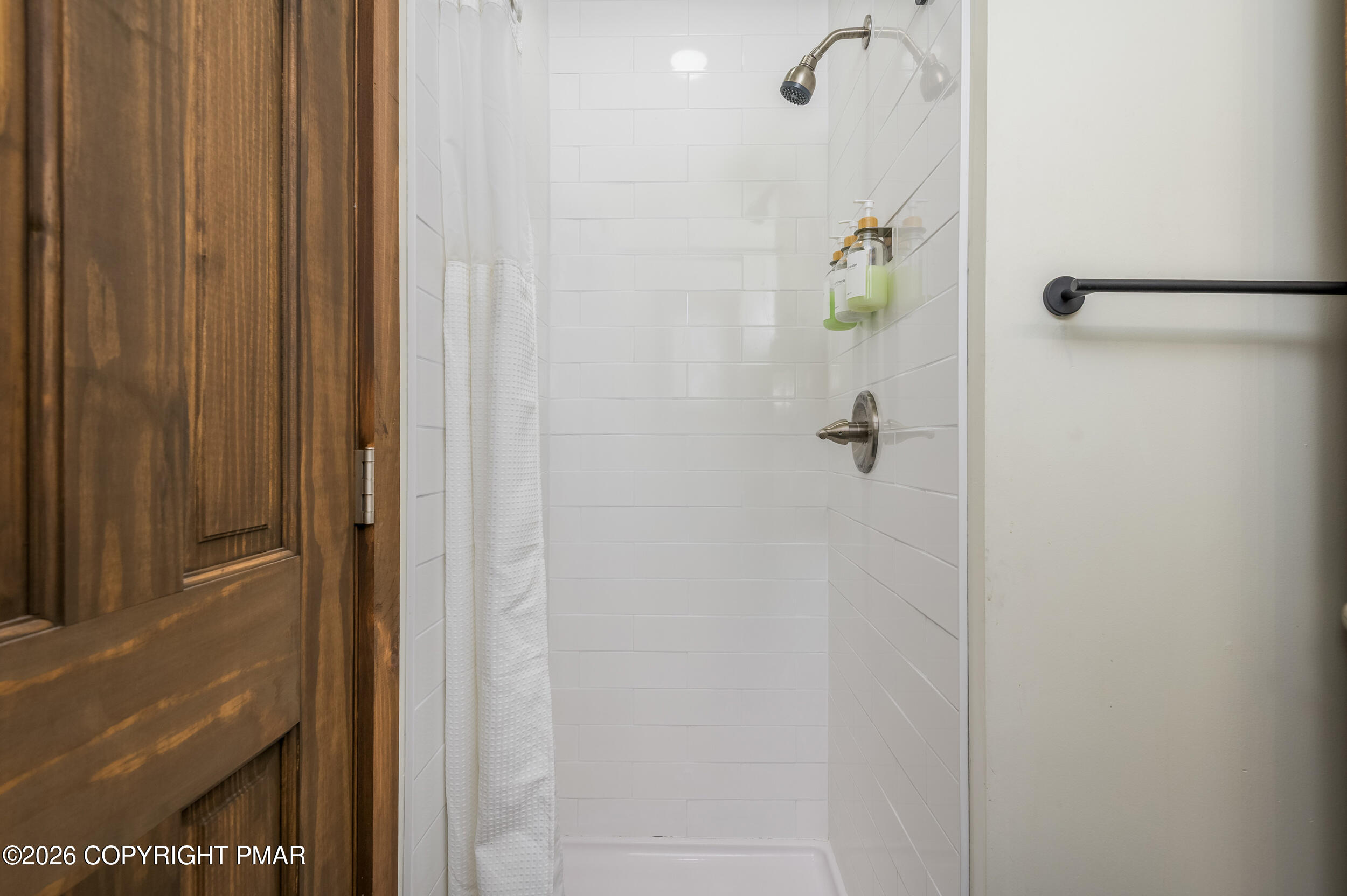 2206 Chatham Drive Bushkill, PA 18324 - Photo 18 of 45 a bathroom with a shower