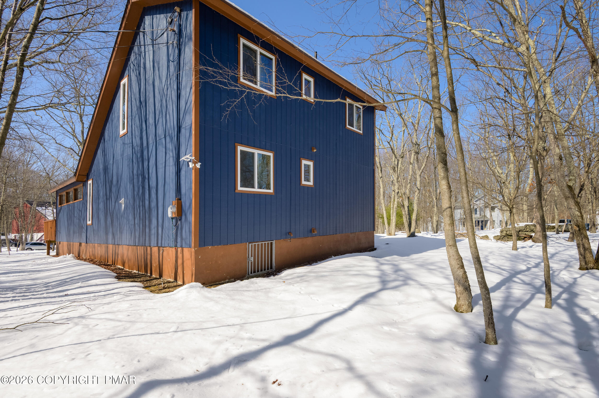 2206 Chatham Drive Bushkill, PA 18324 - Photo 33 of 45 a view of a house with a roof