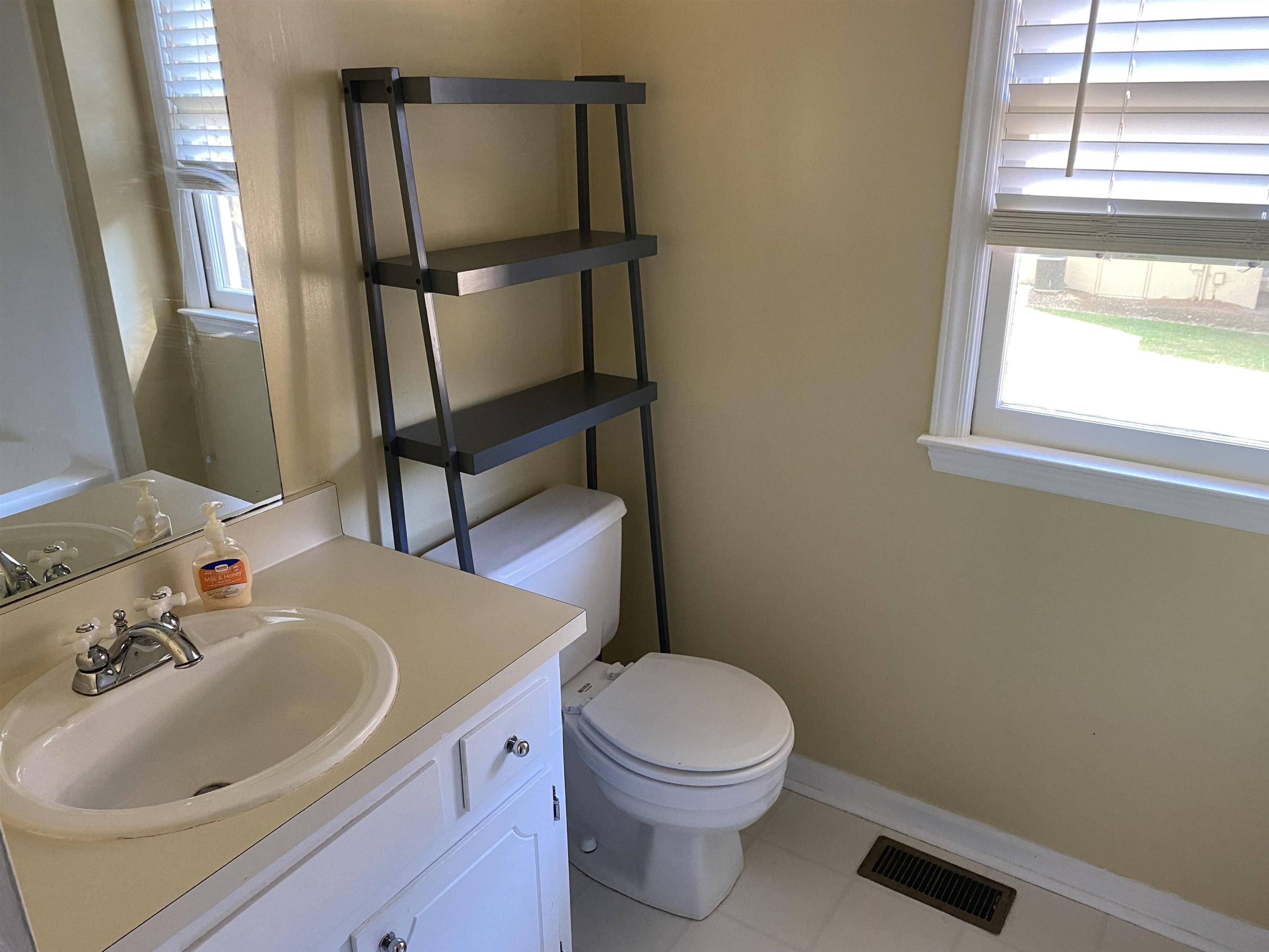 3616 Mill Run Raleigh, NC 27612 - Photo 10 of 13 Photo 12