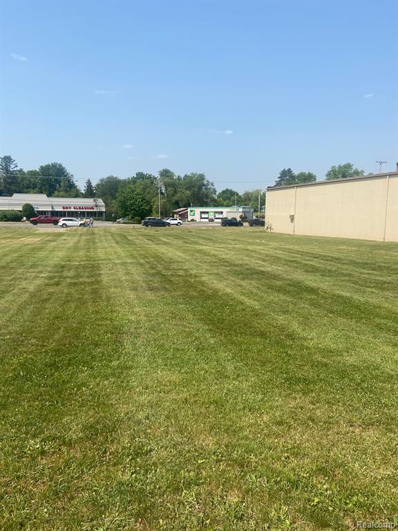 5023 West Pierson Road Flint, MI 48504 - Photo 3 of 5