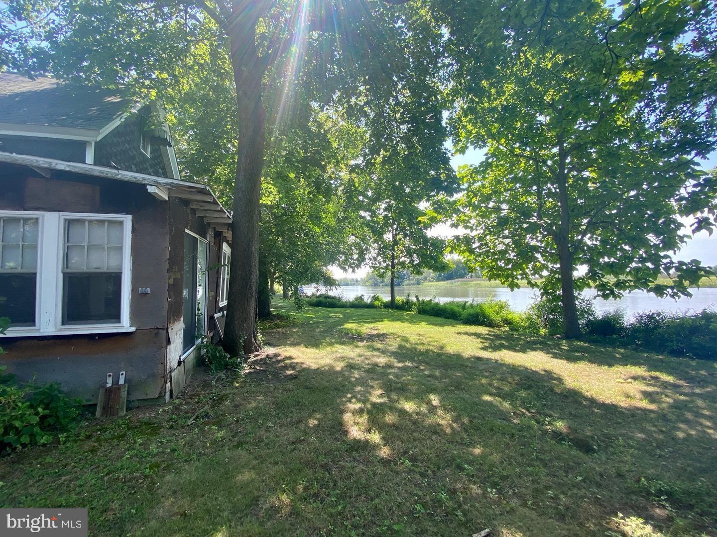 114 Ferry Road Bridgeport, NJ 08014 - Photo 7 of 12