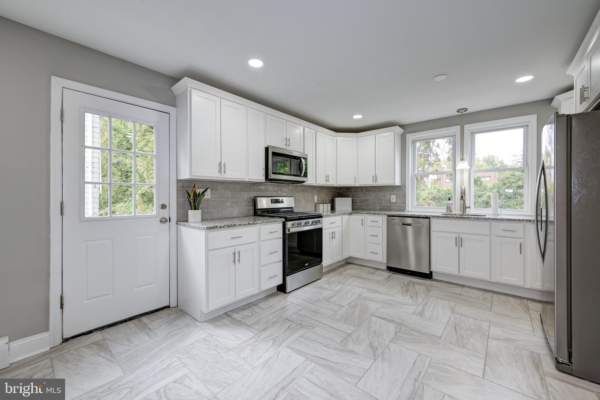 208 Delaware Avenue Palmyra, NJ 08065 - Photo 16 of 45