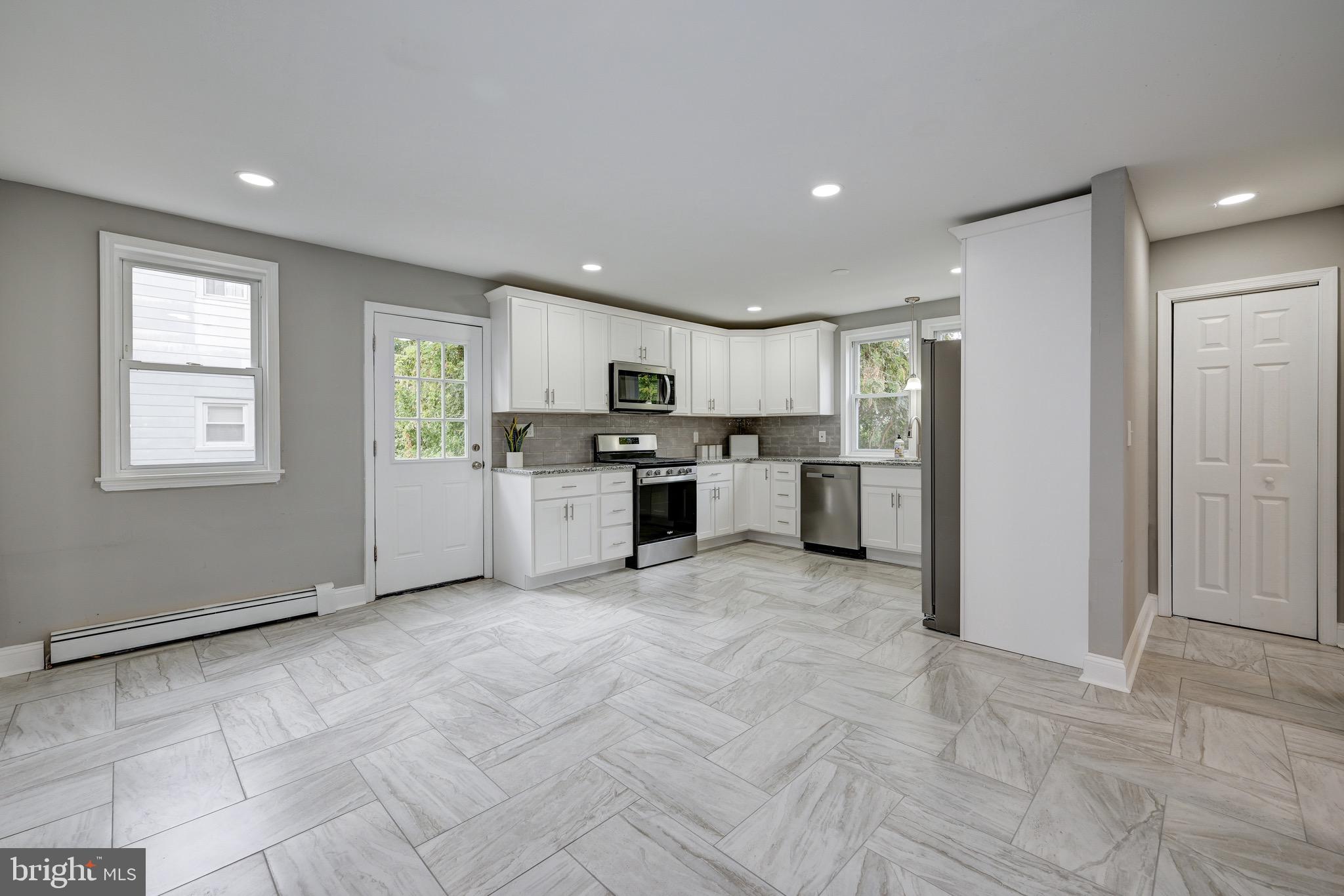 208 Delaware Avenue Palmyra, NJ 08065 - Photo 17 of 45