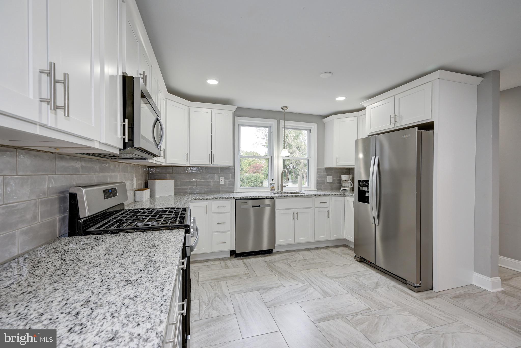 208 Delaware Avenue Palmyra, NJ 08065 - Photo 19 of 45