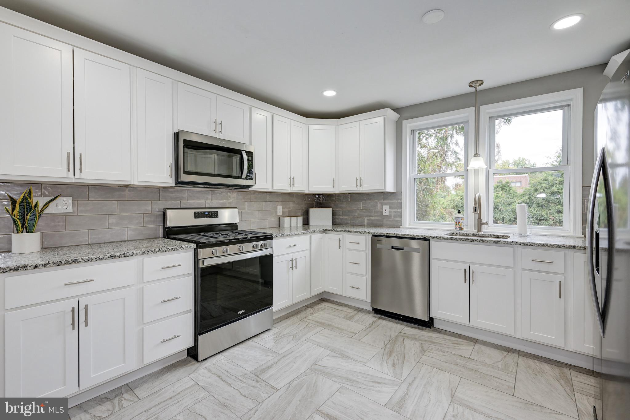 208 Delaware Avenue Palmyra, NJ 08065 - Photo 23 of 45