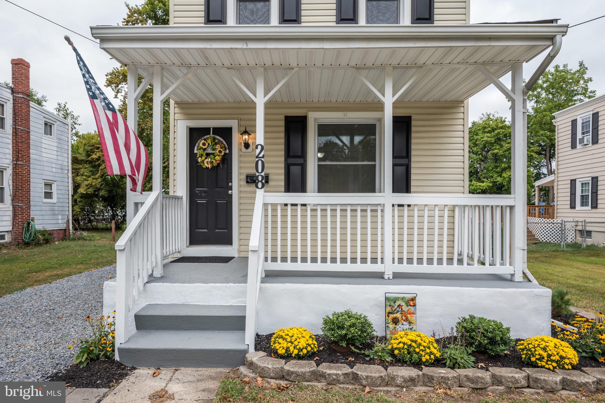 208 Delaware Avenue Palmyra, NJ 08065 - Photo 4 of 45