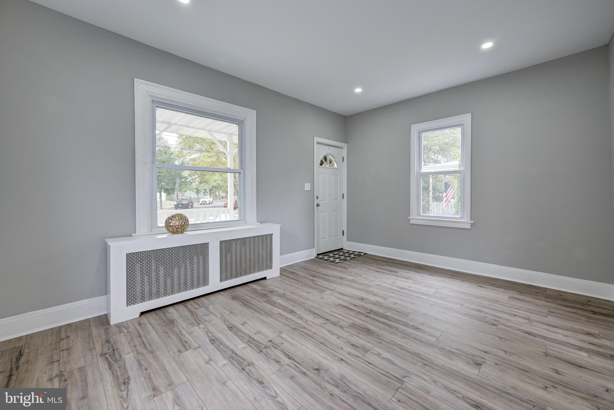 208 Delaware Avenue Palmyra, NJ 08065 - Photo 9 of 45