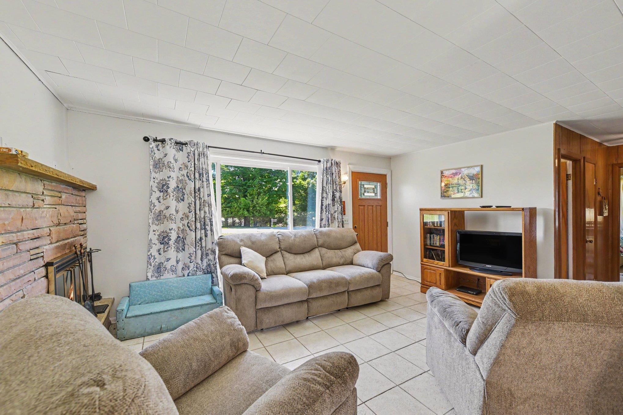 8439 Ridge Road Rapid City, MI 49676 - Photo 5 of 26 1947179-ee2a5bb5-c0bd-4cc0-9163-5f7a9cf93b64.JPG