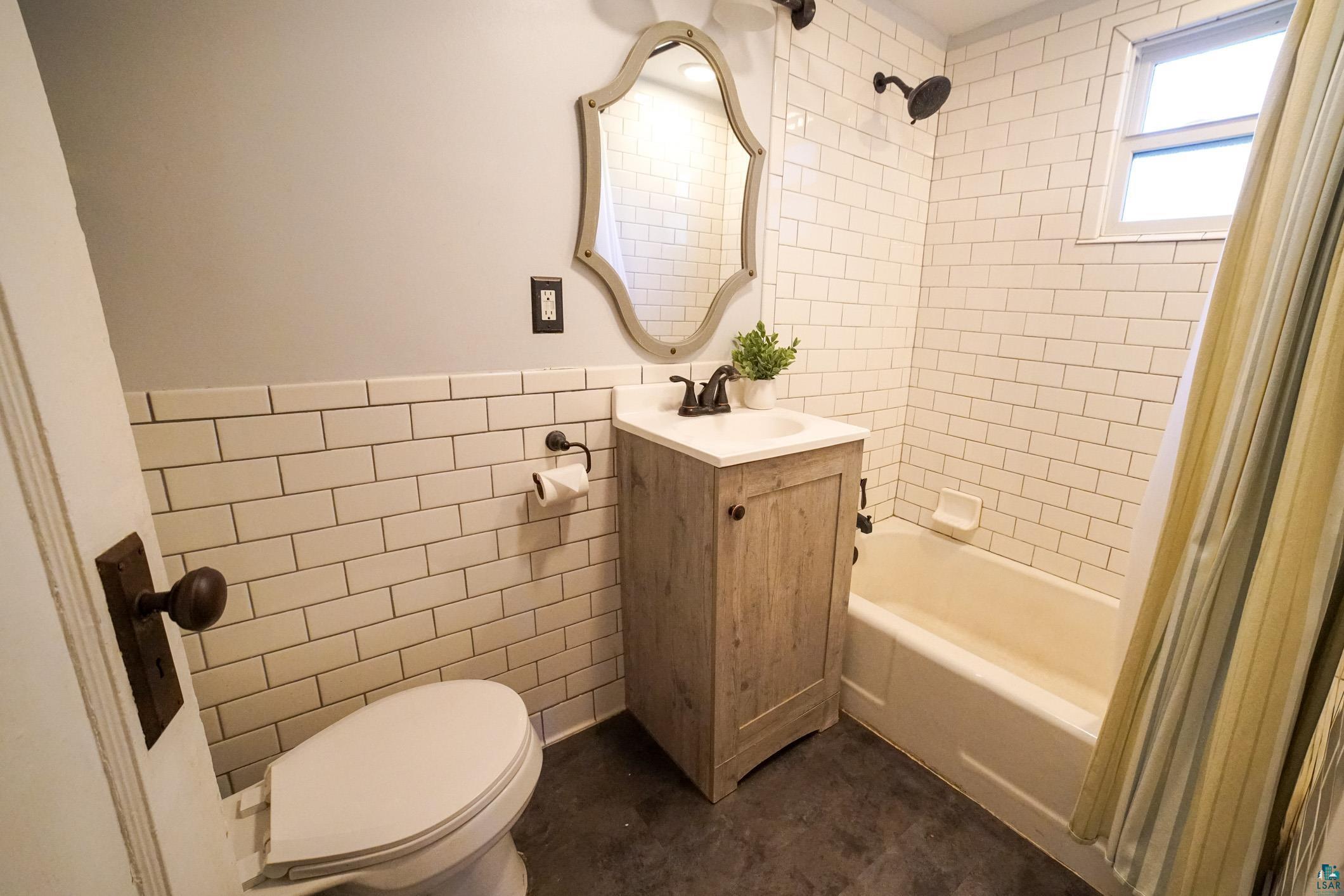 2846 Hutchinson Road Duluth, MN 55811 - Photo 11 of 29 Gallery Image 11