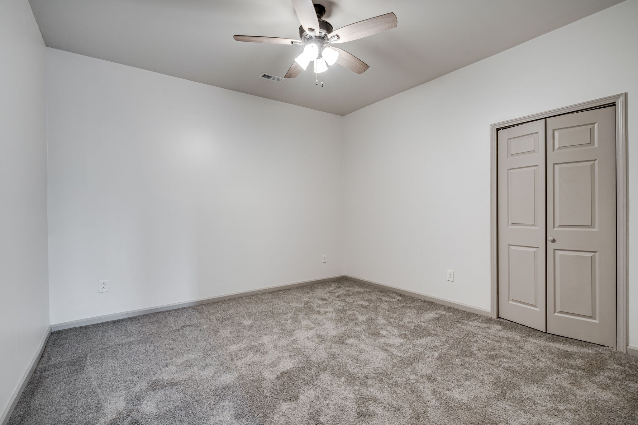 935 Barnes Road Antioch, TN 37013 - Photo 33 of 47 a view of an empty room and a ceiling fan