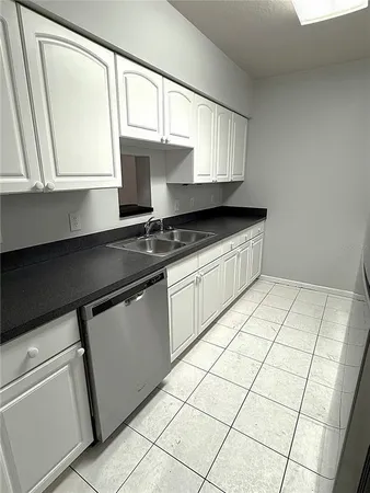 $2,500 | 3731 West Cass Street, Tampa, FL 33609