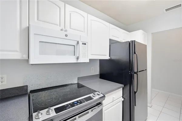 $2,600 | 3731 West Cass Street, Tampa, FL 33609