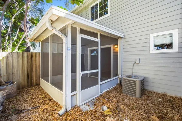 $2,600 | 3731 West Cass Street, Tampa, FL 33609
