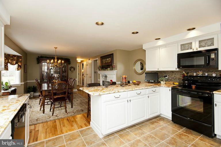 60 Kinlock Road Inwood, WV 25428 - Photo 27 of 30 Kitchen