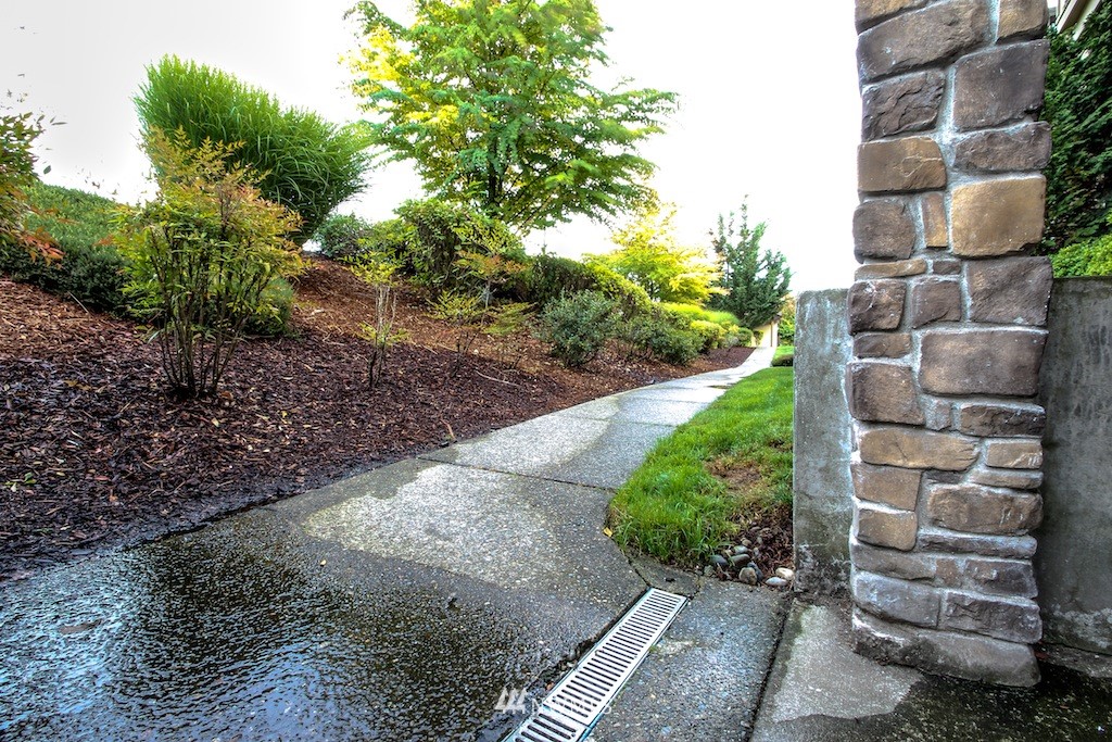 18930 Bothell Everett Highway, Unit E204 Bothell, WA 98012 - Photo 14 of 15