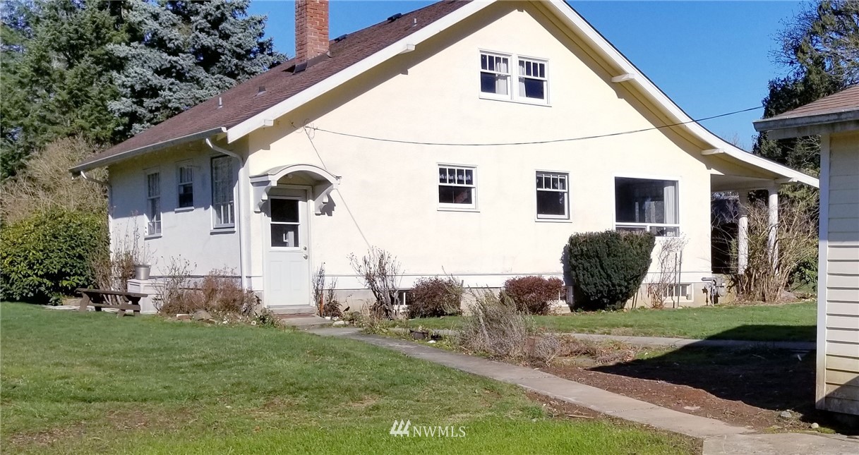 5413 Waschke Road Bellingham, WA 98226 - Photo 2 of 33 a view of a house with backyard