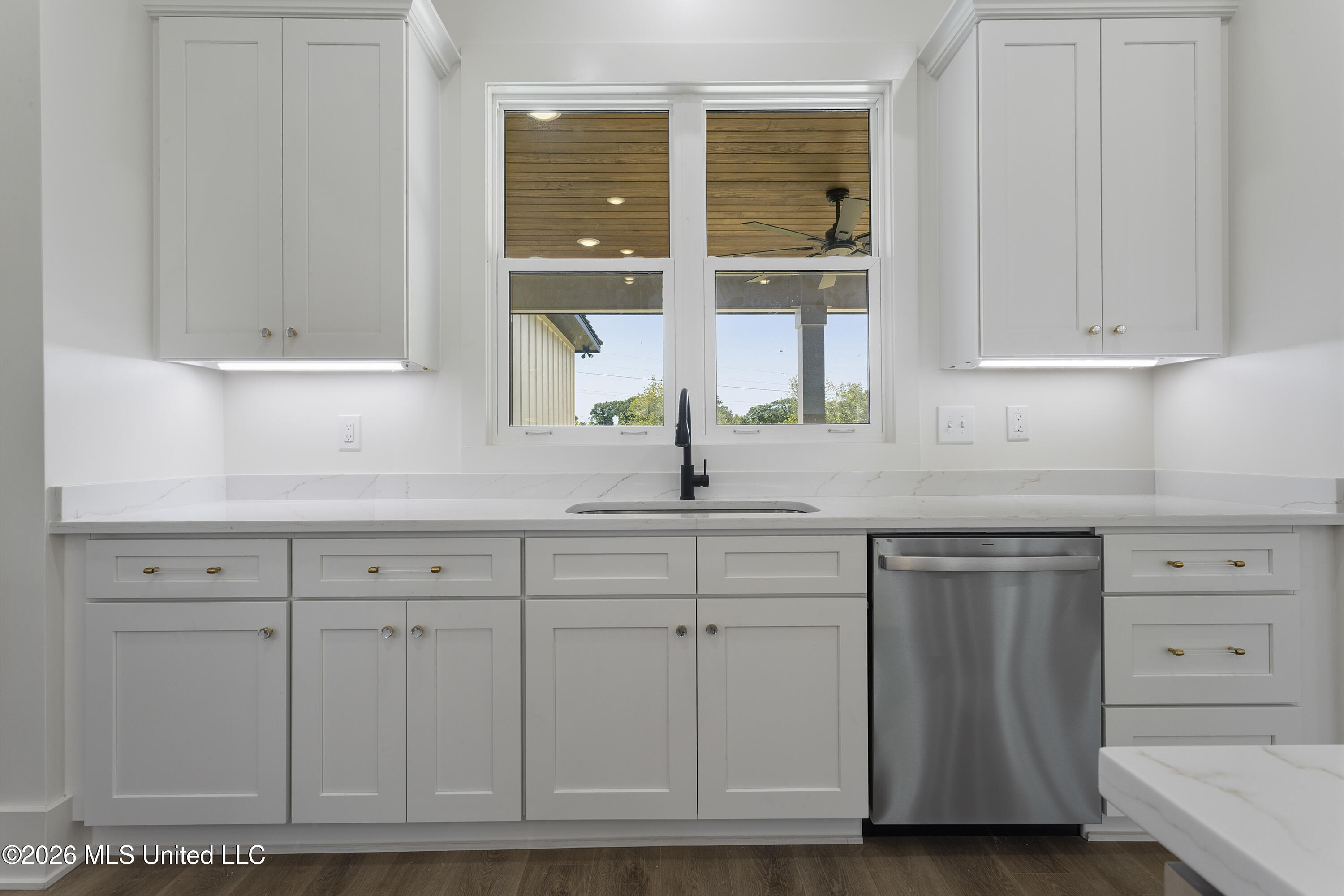 4180 Longleaf Lane Saucier, MS 39574 - Photo 20 of 51 00016