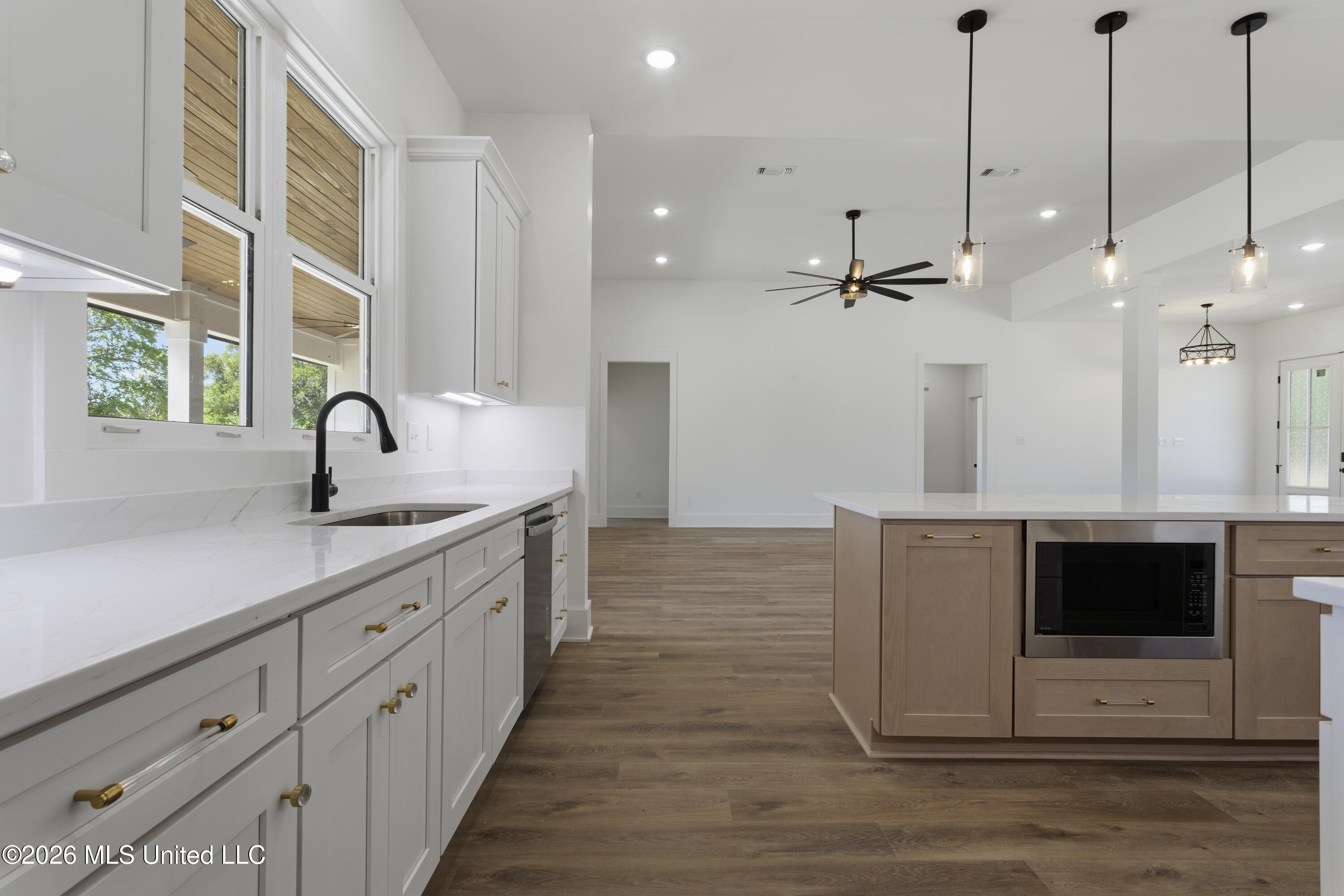 4180 Longleaf Lane Saucier, MS 39574 - Photo 38 of 51 00037