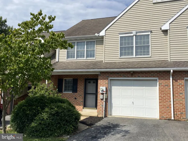 $319,000 | 10 Georgetown Court, Mountville, PA 17554