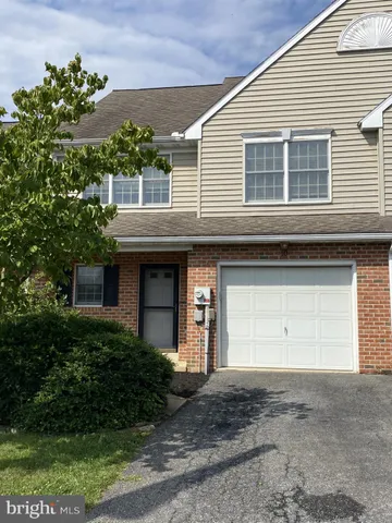 $319,000 | 10 Georgetown Court, Mountville, PA 17554