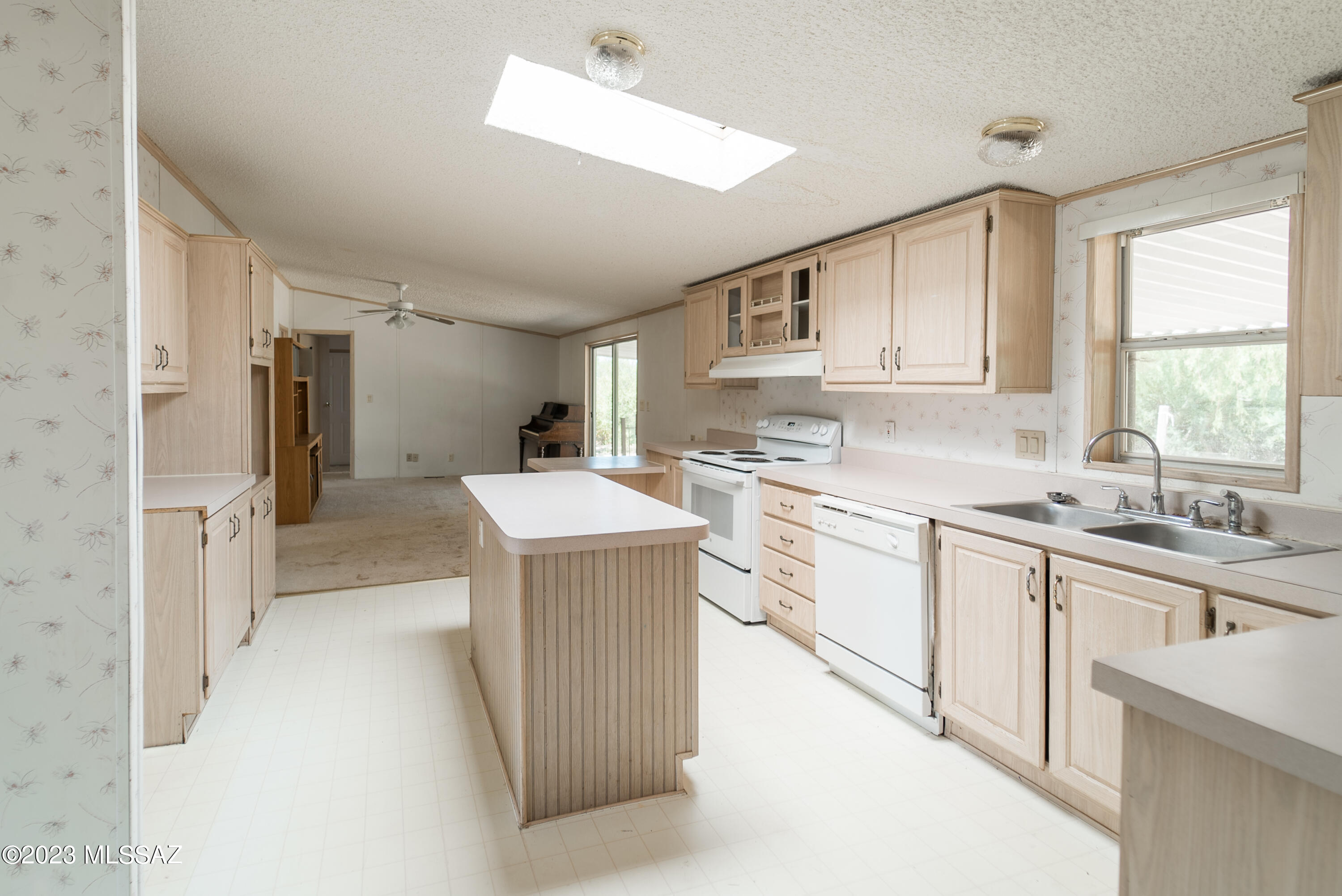 16762 West Whitewing Way Marana, AZ 85653 - Photo 17 of 29