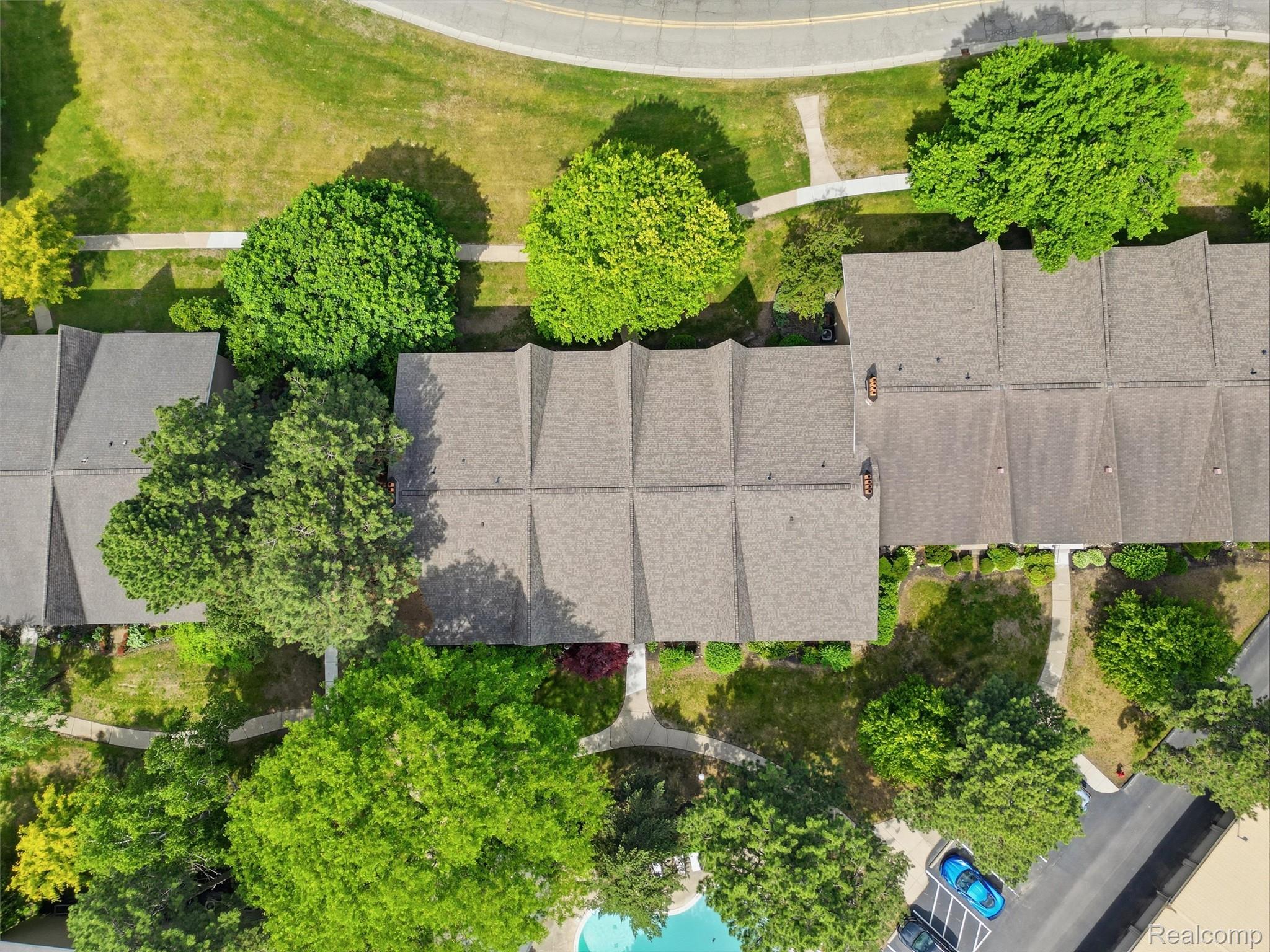 1975 Klingensmith Road, Unit 26 Bloomfield Hills, MI 48302 - Photo 17 of 21 04-DJI_0297.jpg